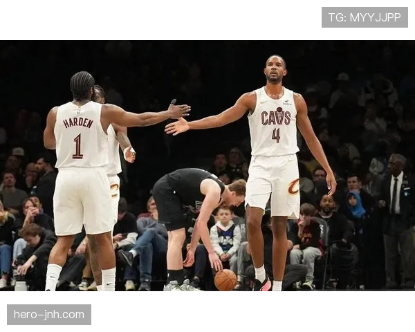 埃文·莫布里内线防守对比新秀提升明显助力球队篮板控制