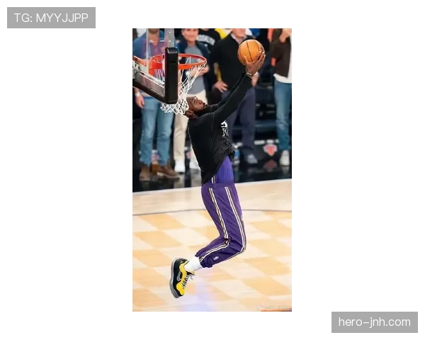 安东尼·戴维斯挡拆拉开防守空间 助湖人内线效率提升